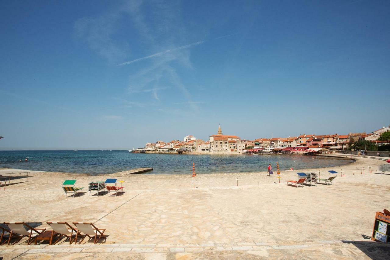 Downtown Beach Apartments Umag Exterior foto