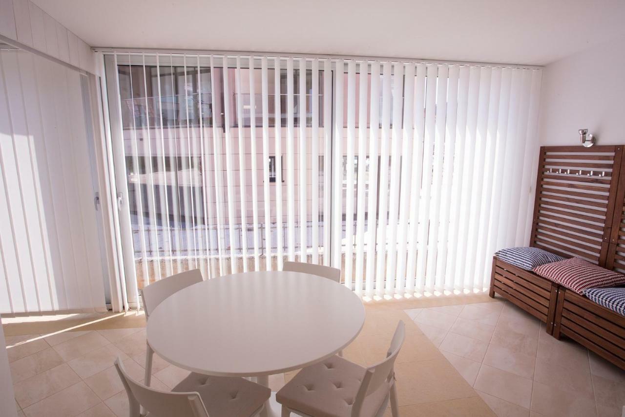 Downtown Beach Apartments Umag Exterior foto